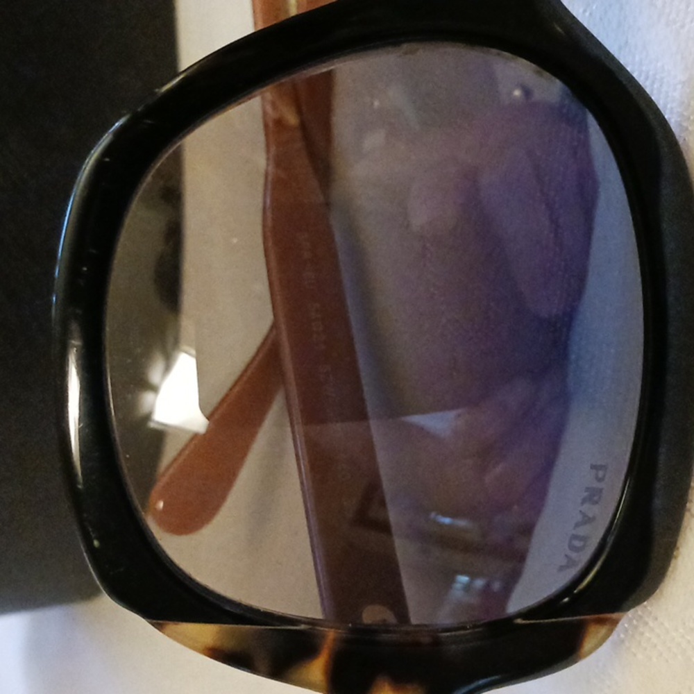 COPY - PRADA Sunglasses - Picture 7 of 10